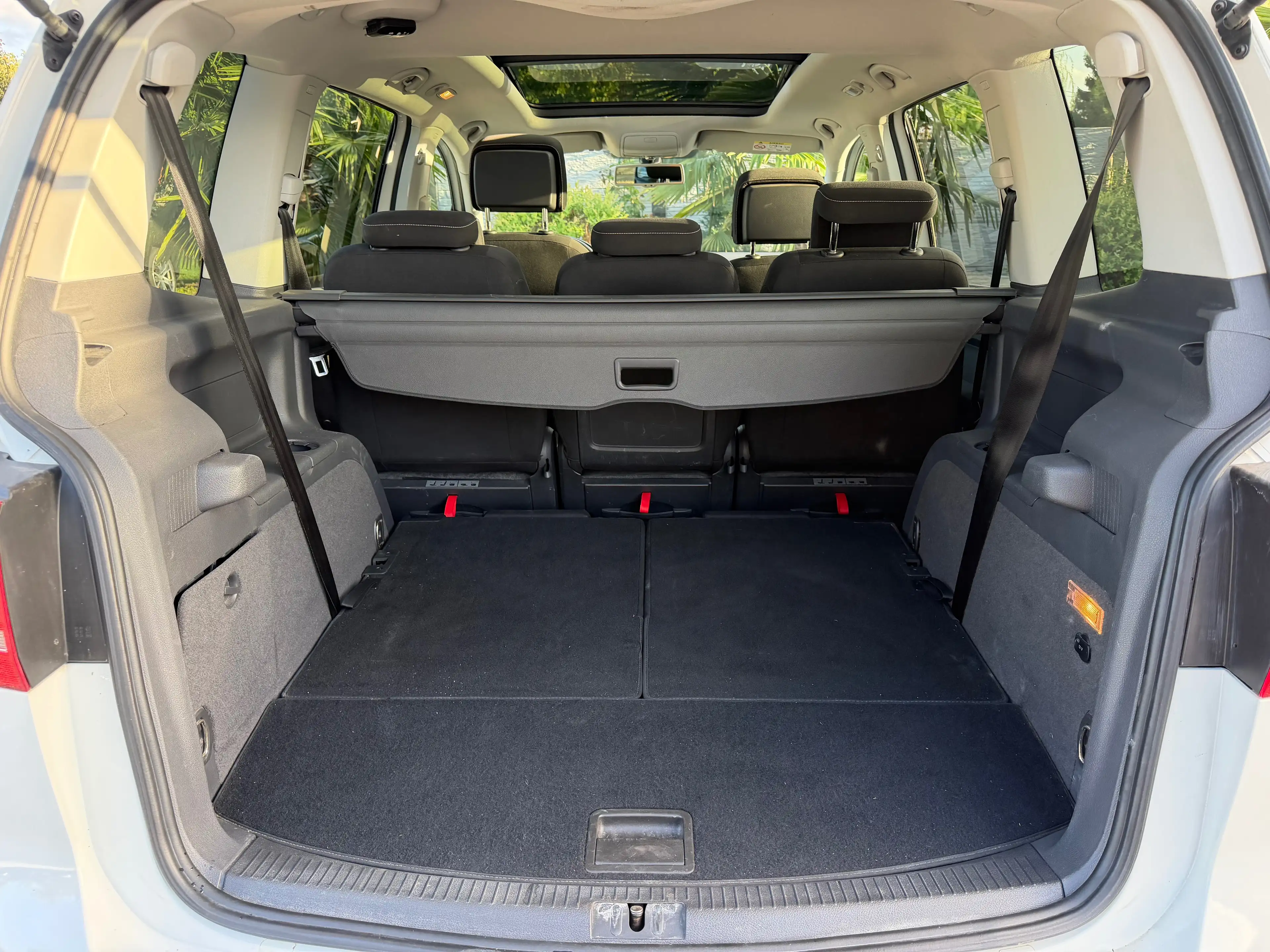 Volkswagen Touran Touran 2.0TDi Highline 7pl. DSG — photo 9