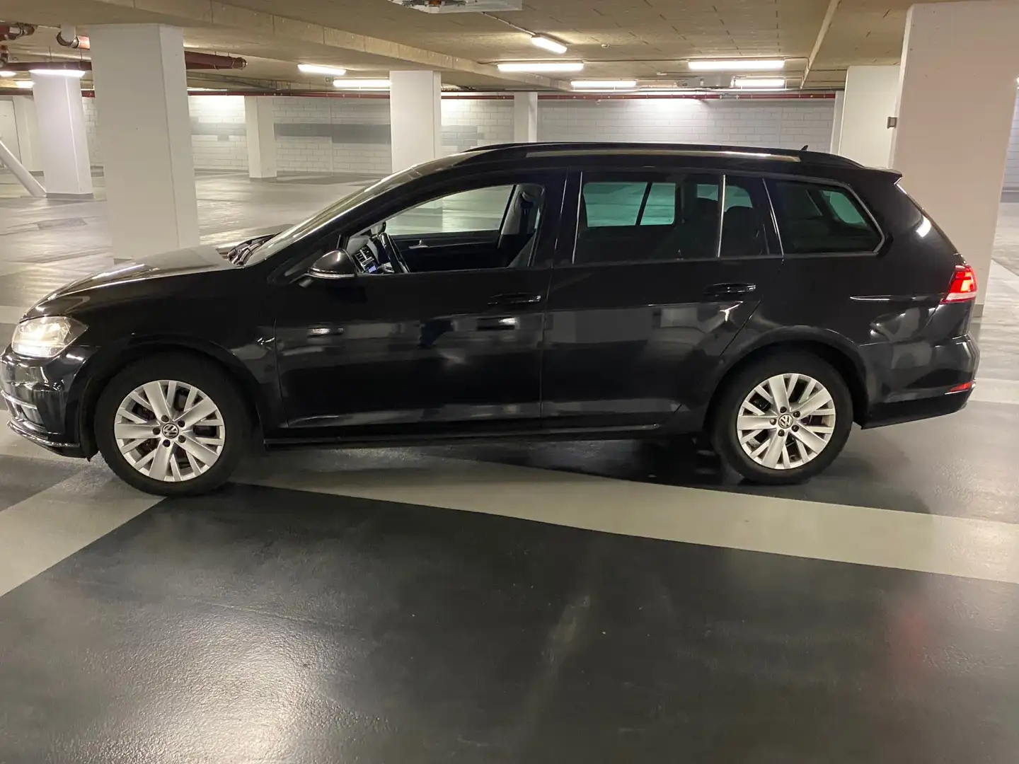 Volkswagen Golf 1.6 TDI Comfortline netjes Comfort Export possible Zwart - 2
