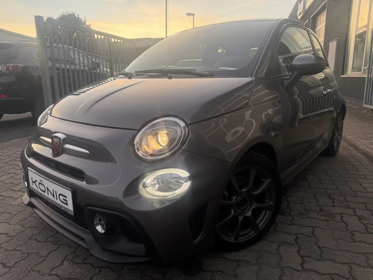 Abarth 595 165 PS Automatik PDC*Carplay*Touch Grau - 1