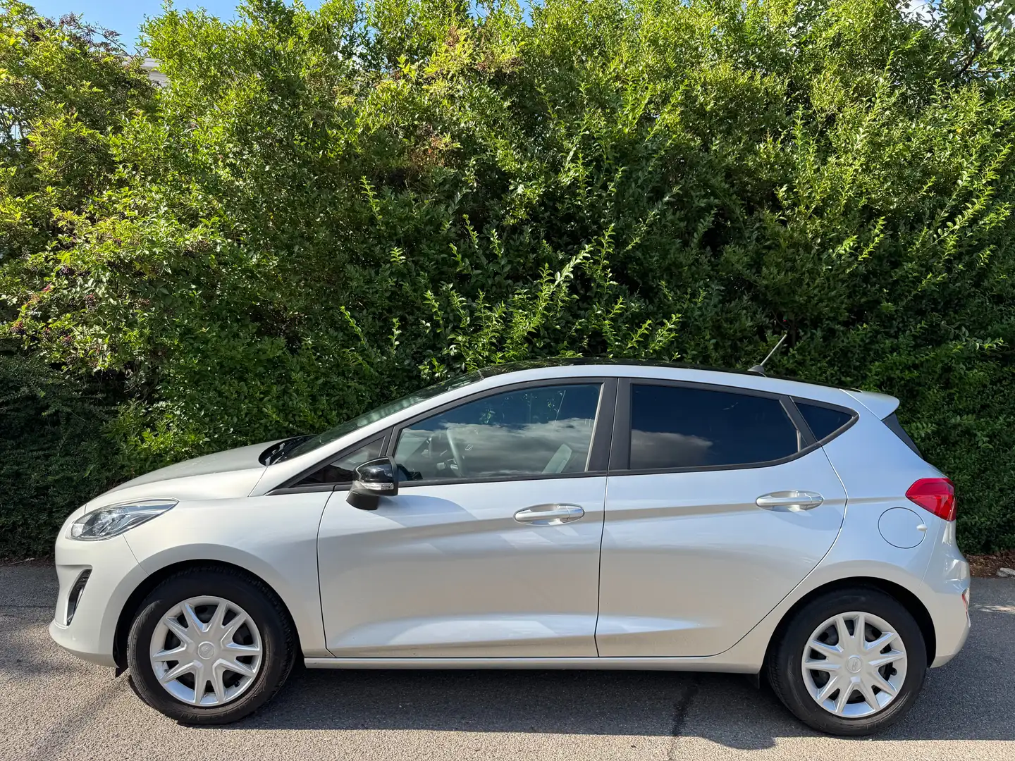 Ford Fiesta Fiesta 1.0 EcoBoost Titanium MOTOR NO START Plateado - 2