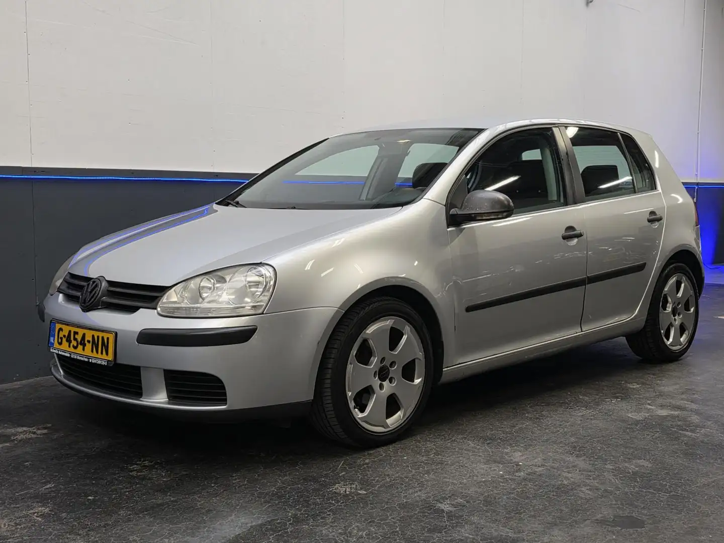 Volkswagen Golf 1.4 Trendline | Airco | Multimedia Grijs - 2