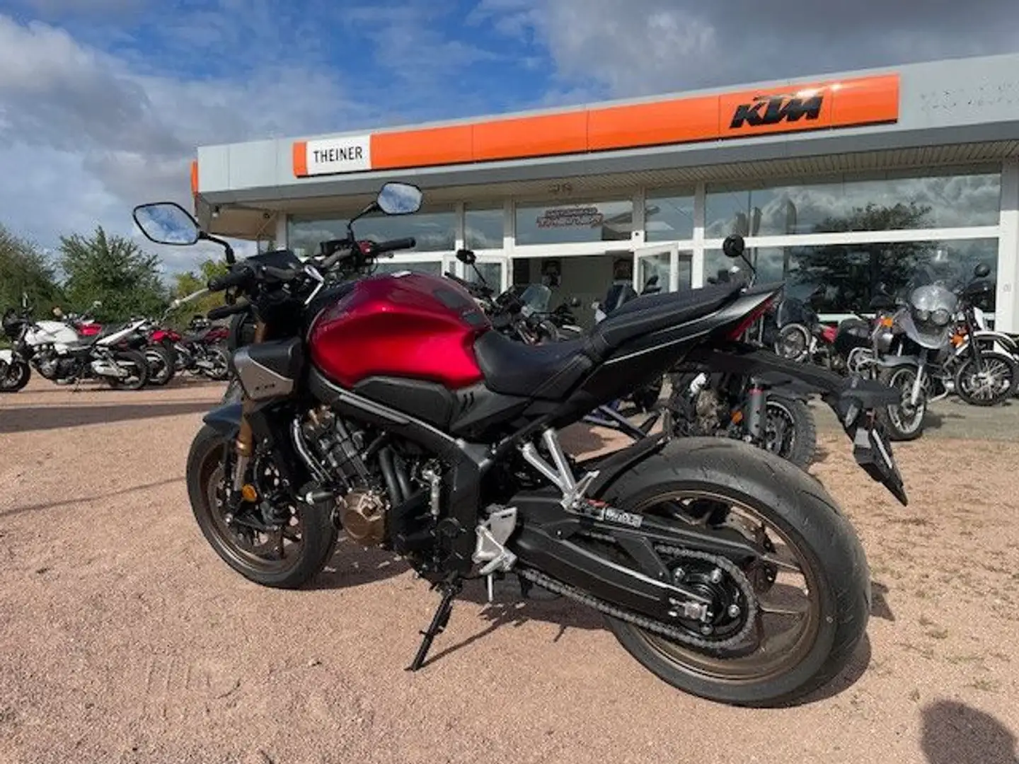 Honda CB 650 RAC E-CLUTCH Piros - 1