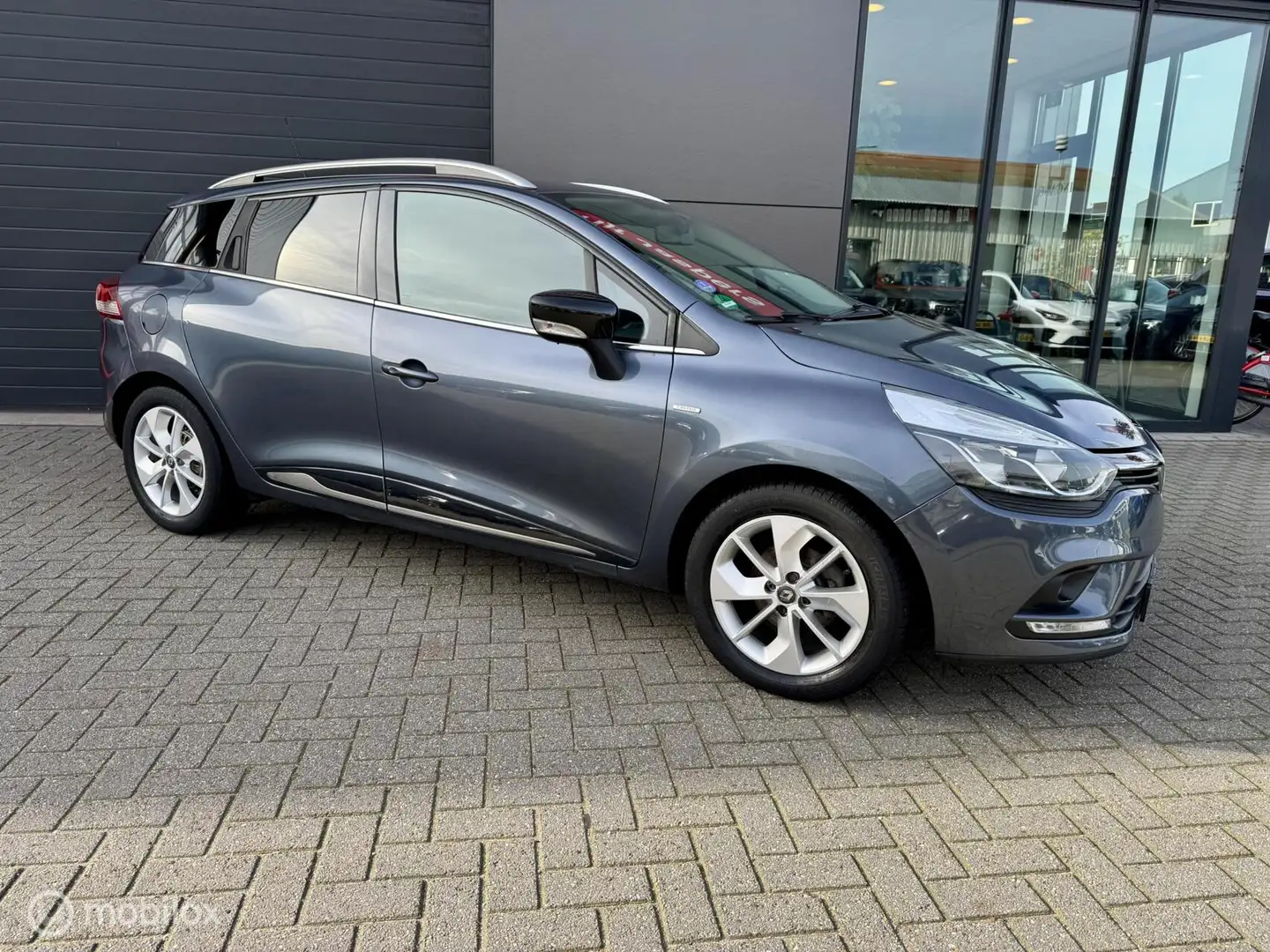 Renault Clio Estate 0.9 TCe Intens Grau - 2