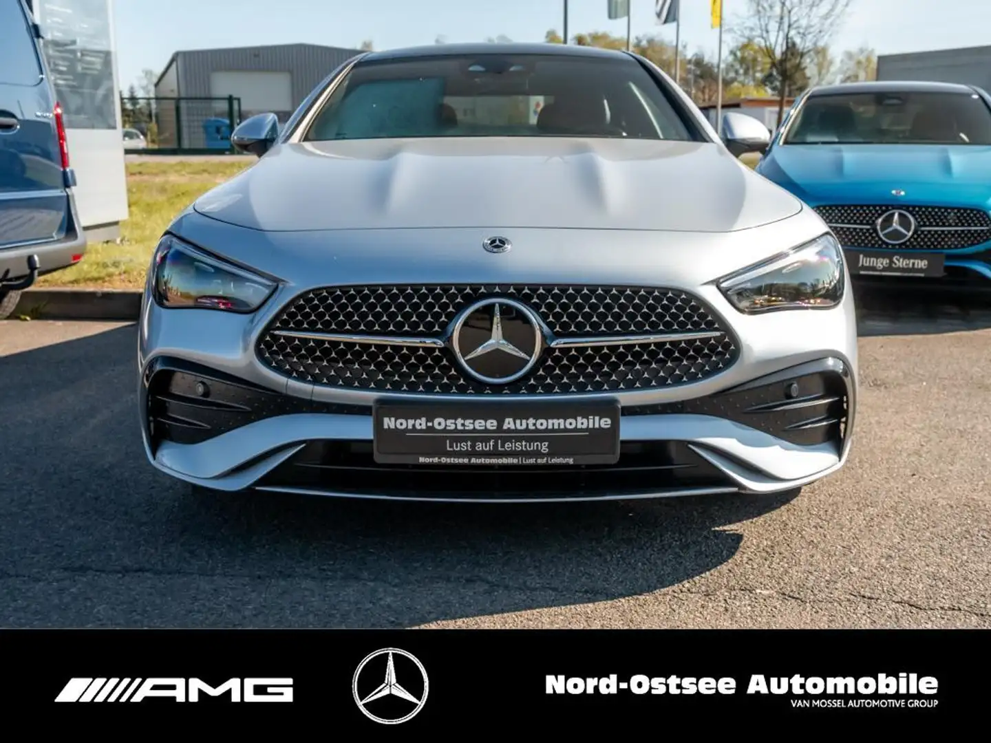 Mercedes-Benz CLE 200 AMG ADV.+ PANO AHK DISTRO DIGITALLIGHT Silber - 2