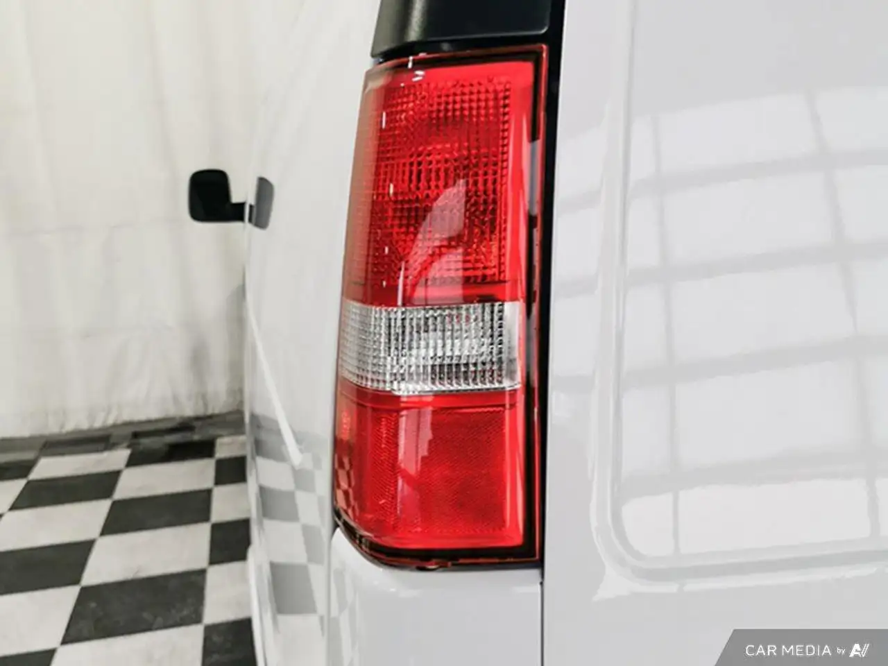 GMC Savana снимка GMC Savana