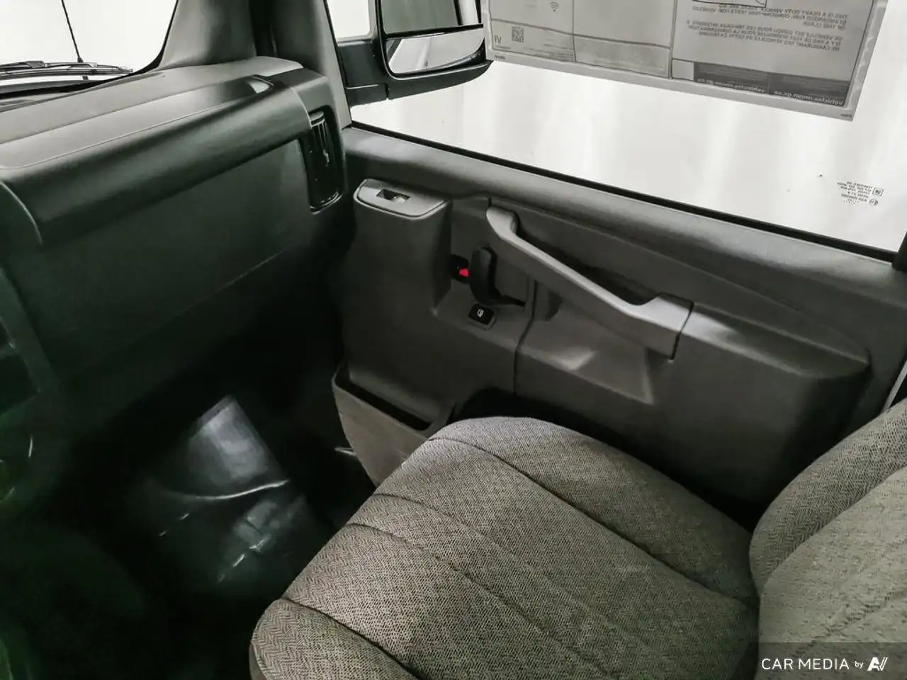 GMC Savana снимка GMC Savana