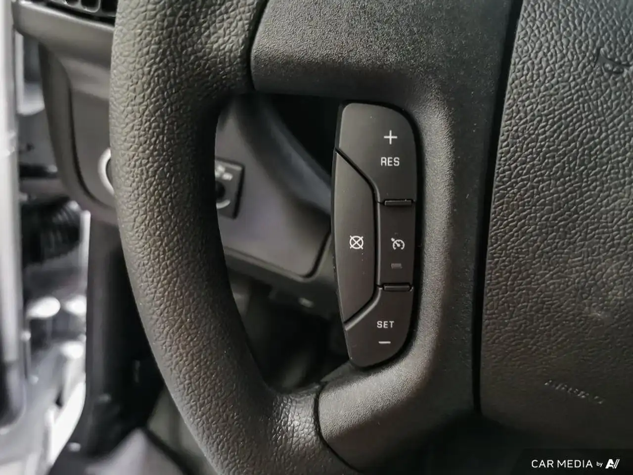GMC Savana снимка GMC Savana