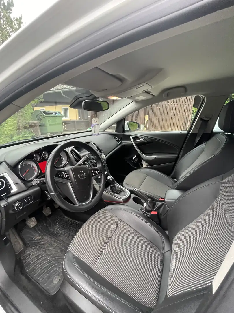 Opel Astra 1.4 Turbo Edition - 2