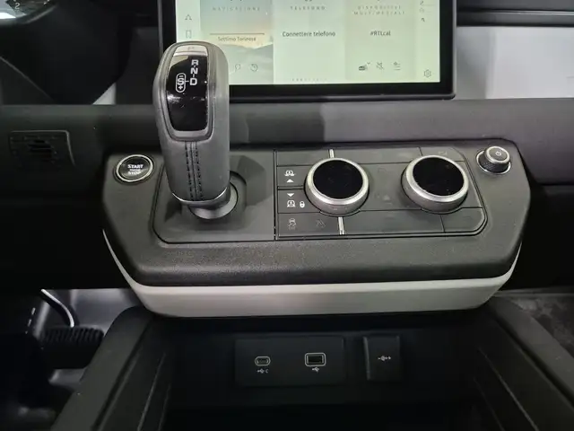 Land Rover Defender view 11
