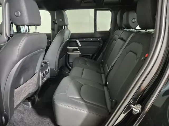 Land Rover Defender view 5