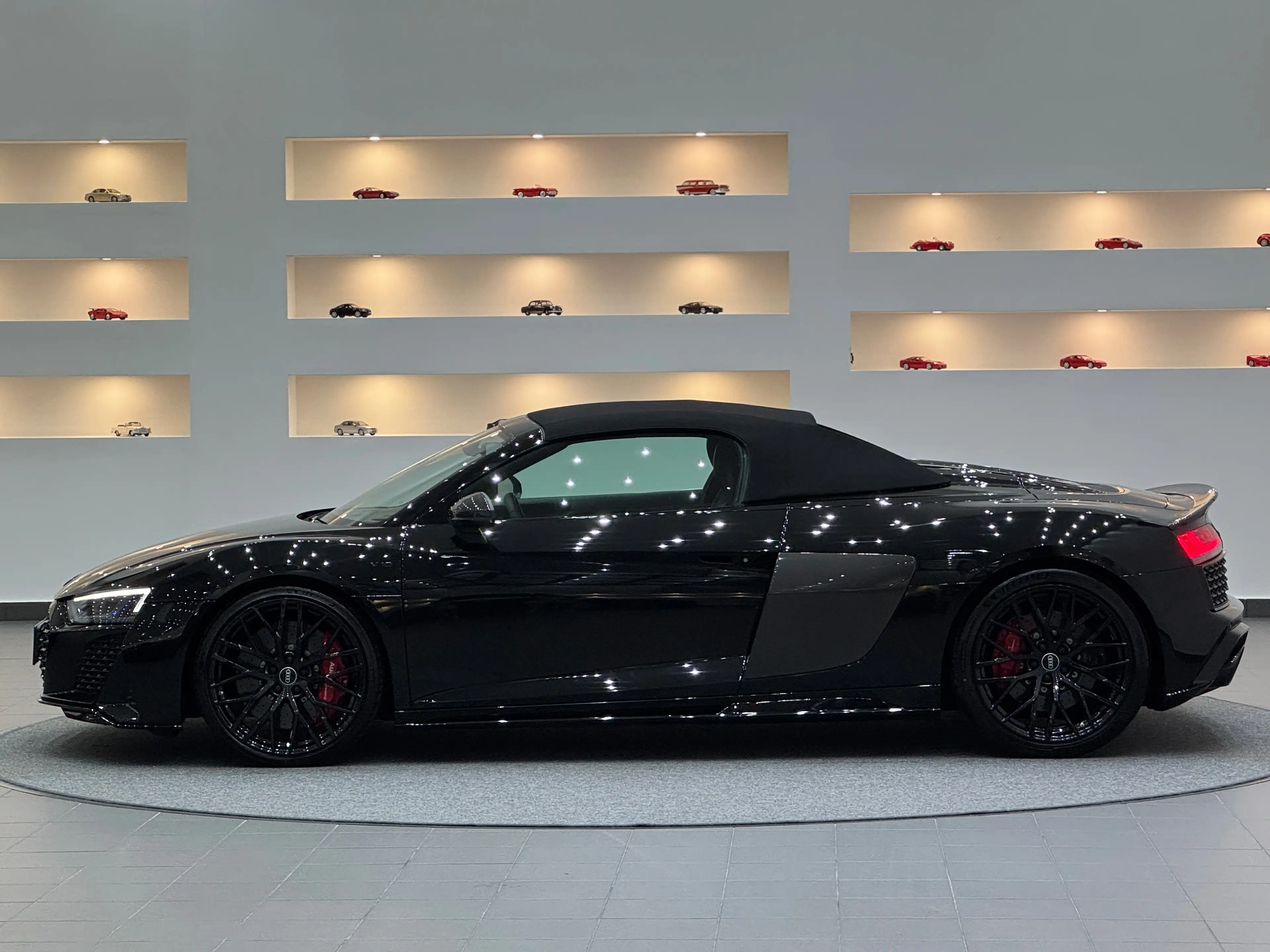 Audi R8 5.2 FSI quattro performance *Carbon-Paket* — photo 2