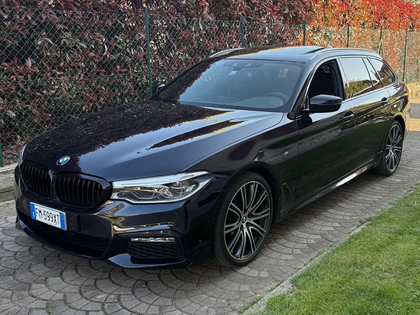 BMW 530 Serie 5 2017 530d Touring x drive Msport 249 cv Blu/Azzurro - 1