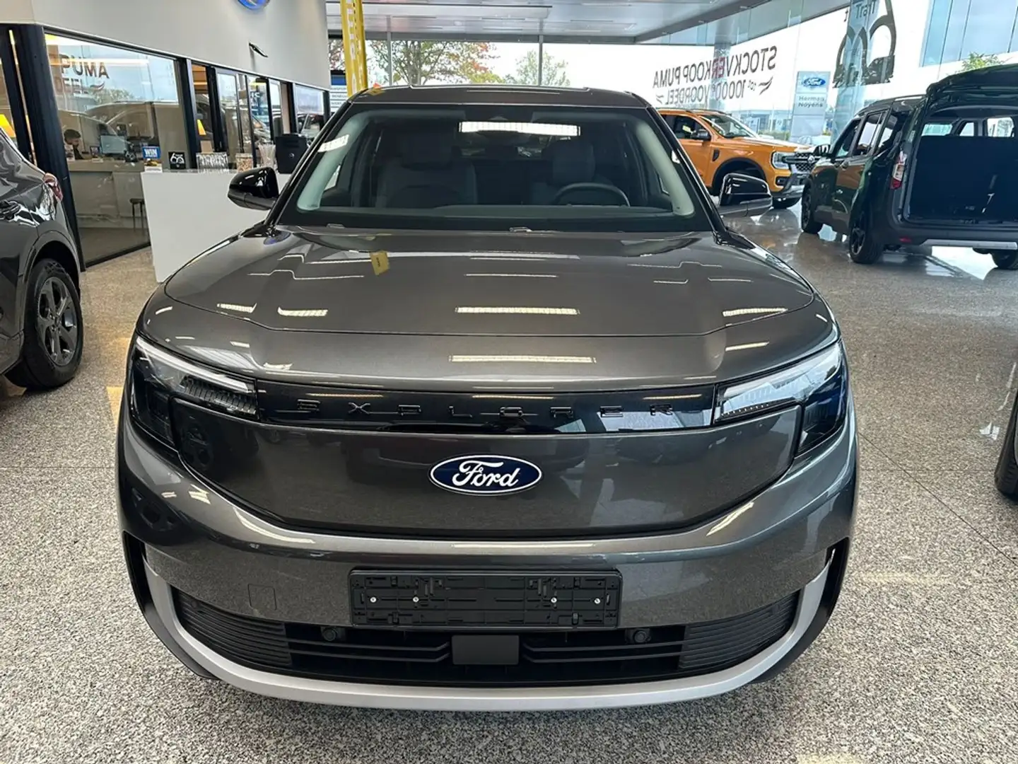 Ford Explorer 77KwH extended range Grijs - 2