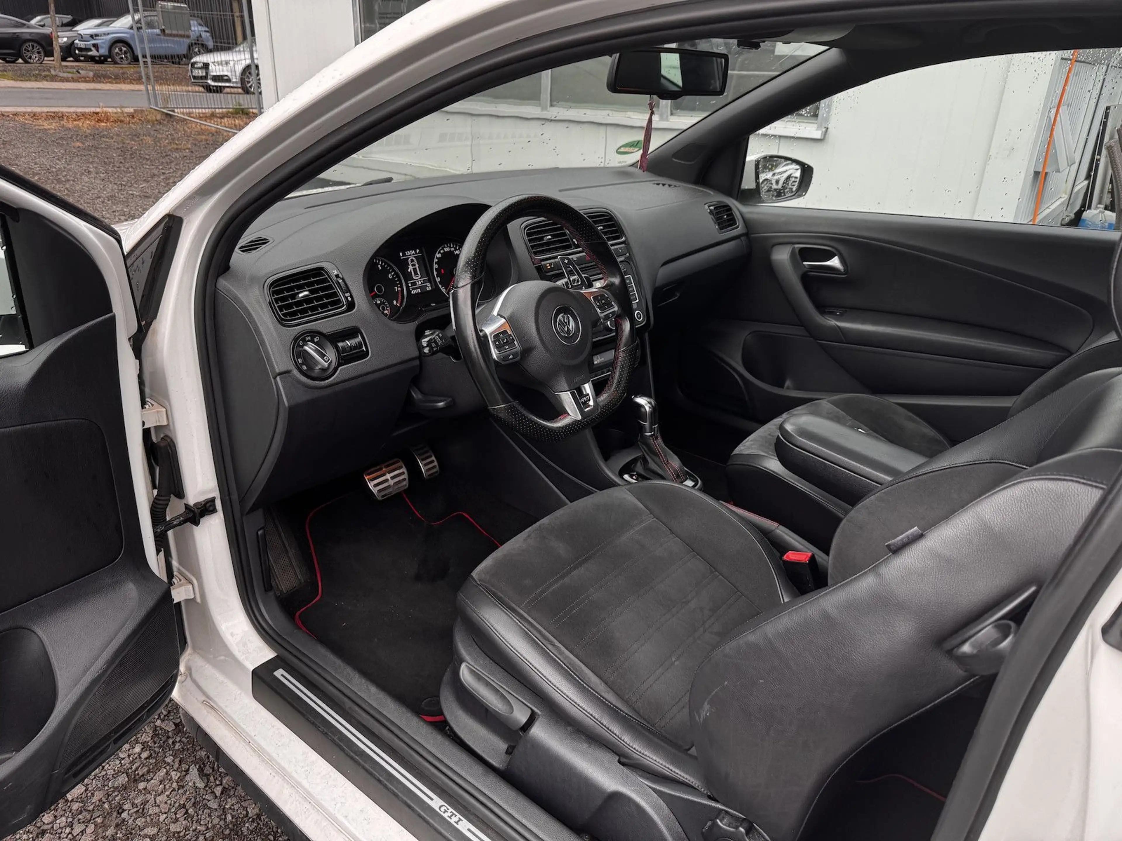 Volkswagen Polo GTI Automatik XENON PANO NAVI SHZ PDC — photo 9