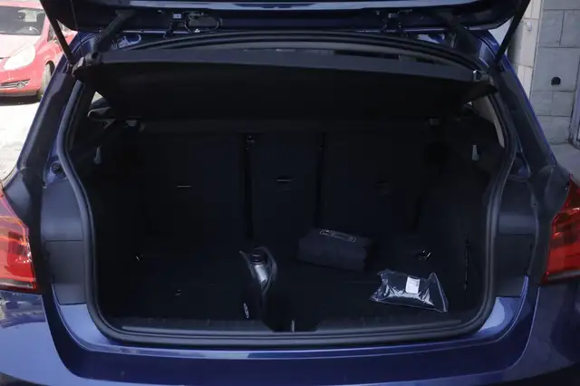 BMW 1 Series view 18