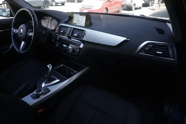 BMW 1 Series view 8