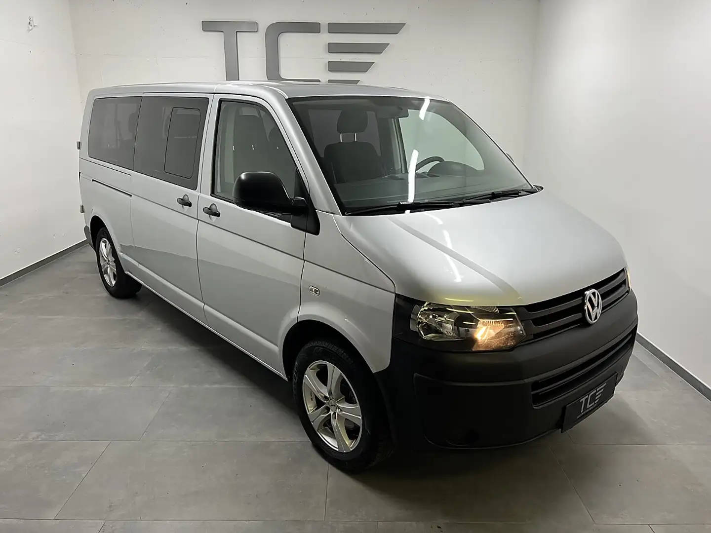 Volkswagen T5 Caravelle Caravelle LR Startline 2,0 BMT TDI 4motion, Klima Silber - 1