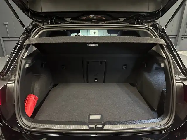 Volkswagen Golf view 28