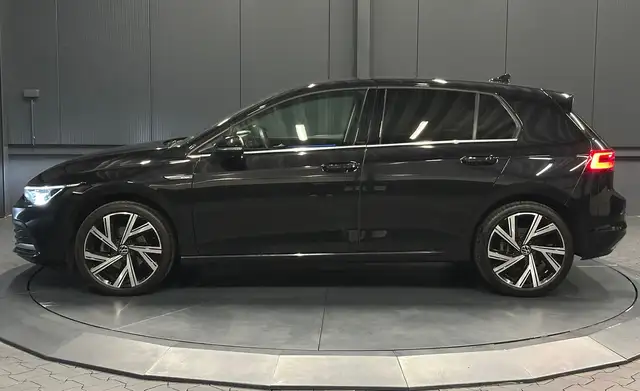 Volkswagen Golf view 2