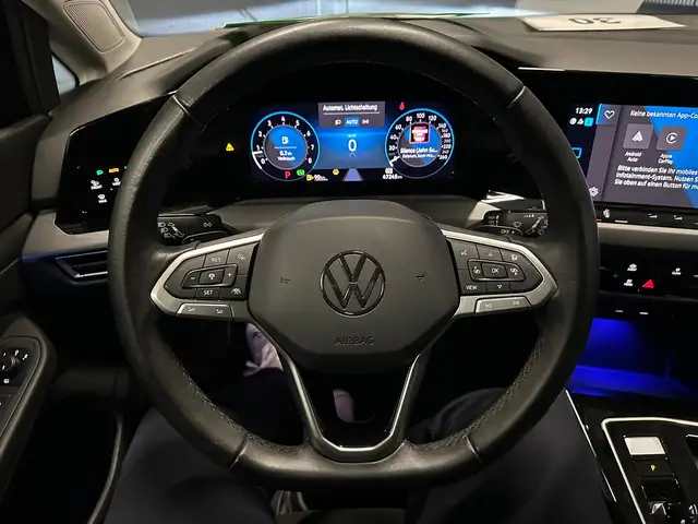 Volkswagen Golf view 17