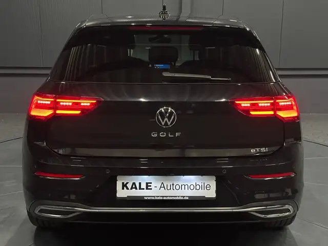 Volkswagen Golf view 4
