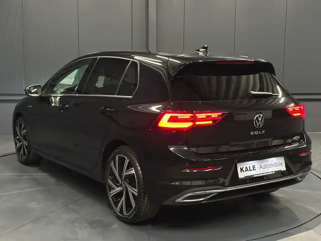 Volkswagen Golf view 3
