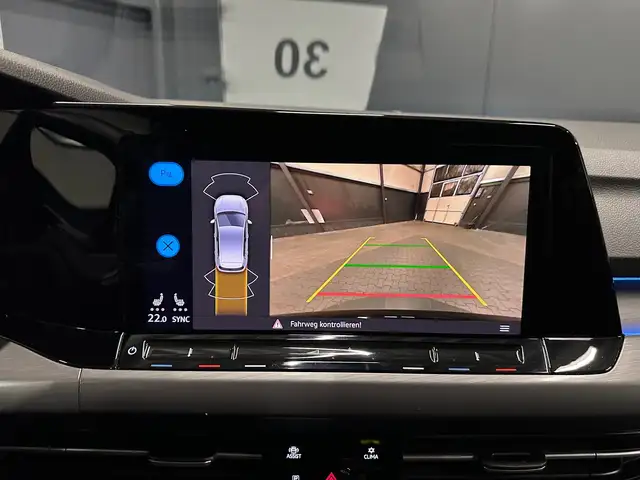 Volkswagen Golf view 21