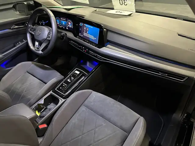 Volkswagen Golf view 11