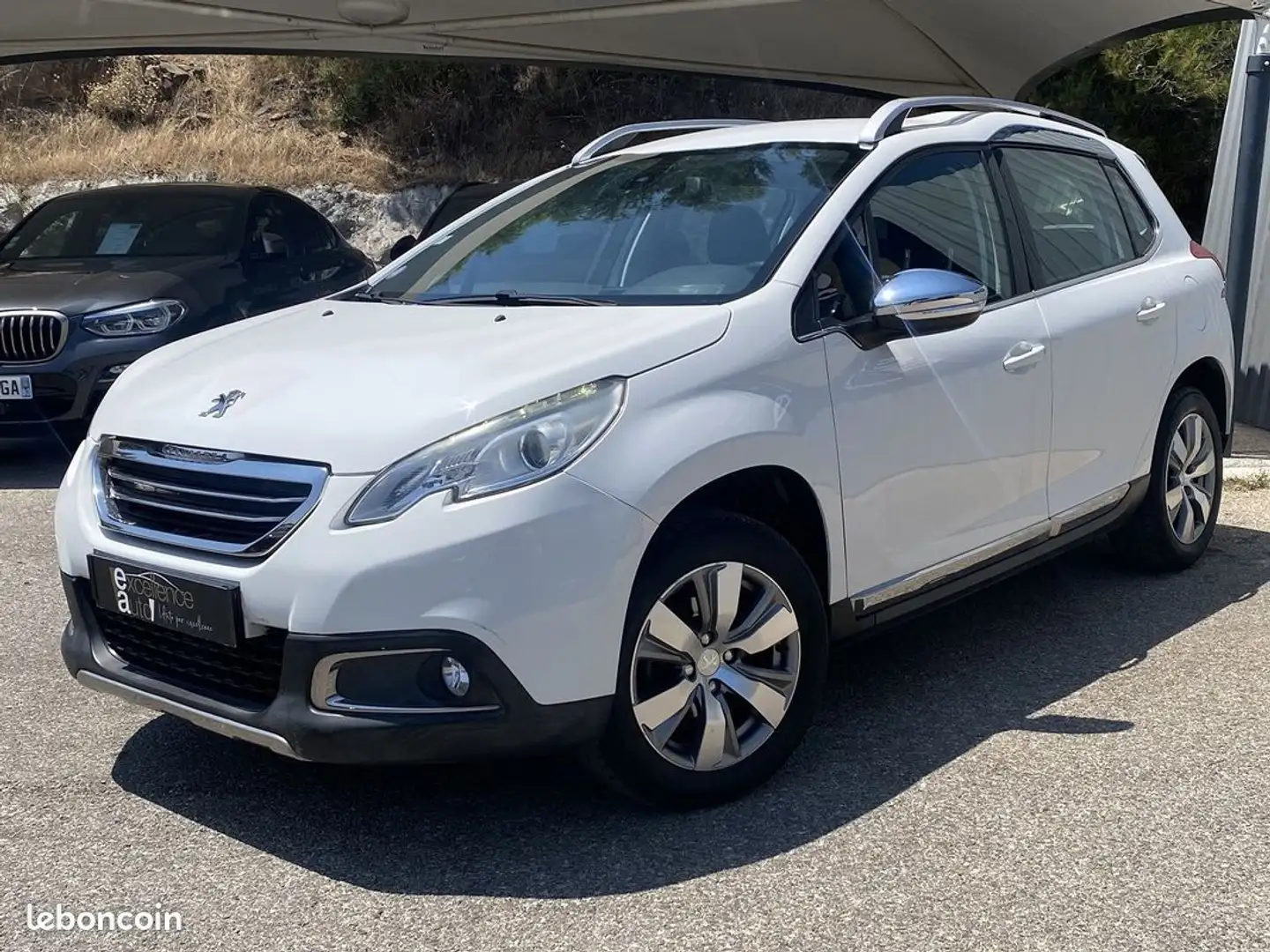 Peugeot 2008 1.2 VTI ALLURE Weiß - 2