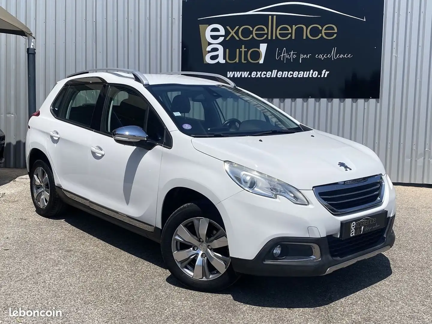 Peugeot 2008 1.2 VTI ALLURE Weiß - 1