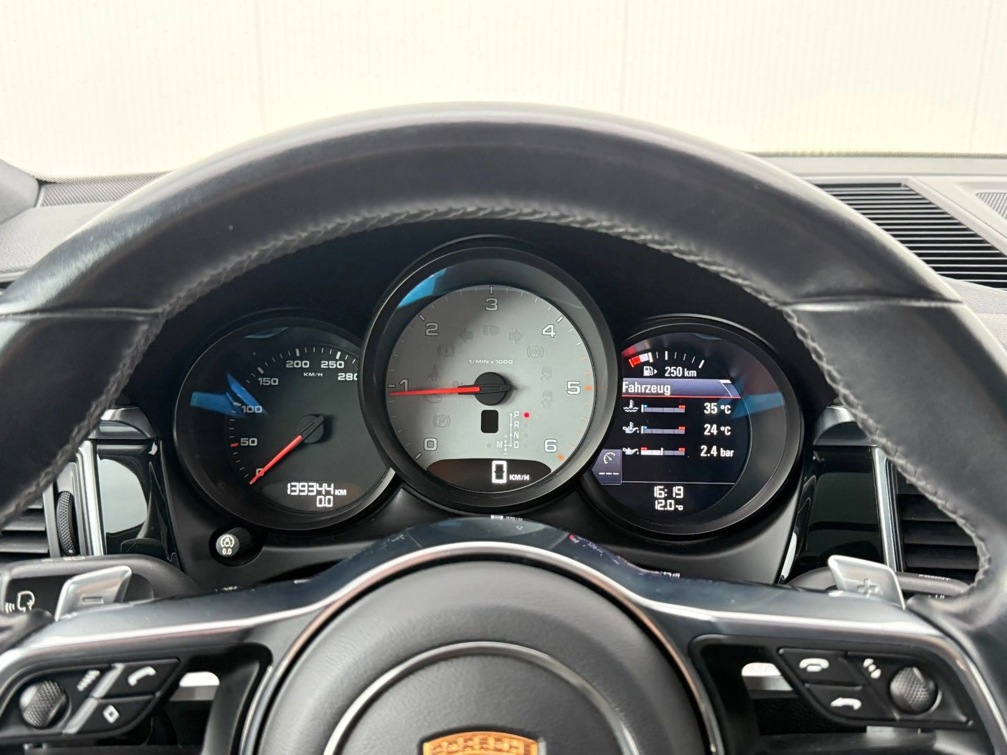Porsche Macan S Diesel APPROVED PANO AHK MEMORY 18 WEGE — photo 8