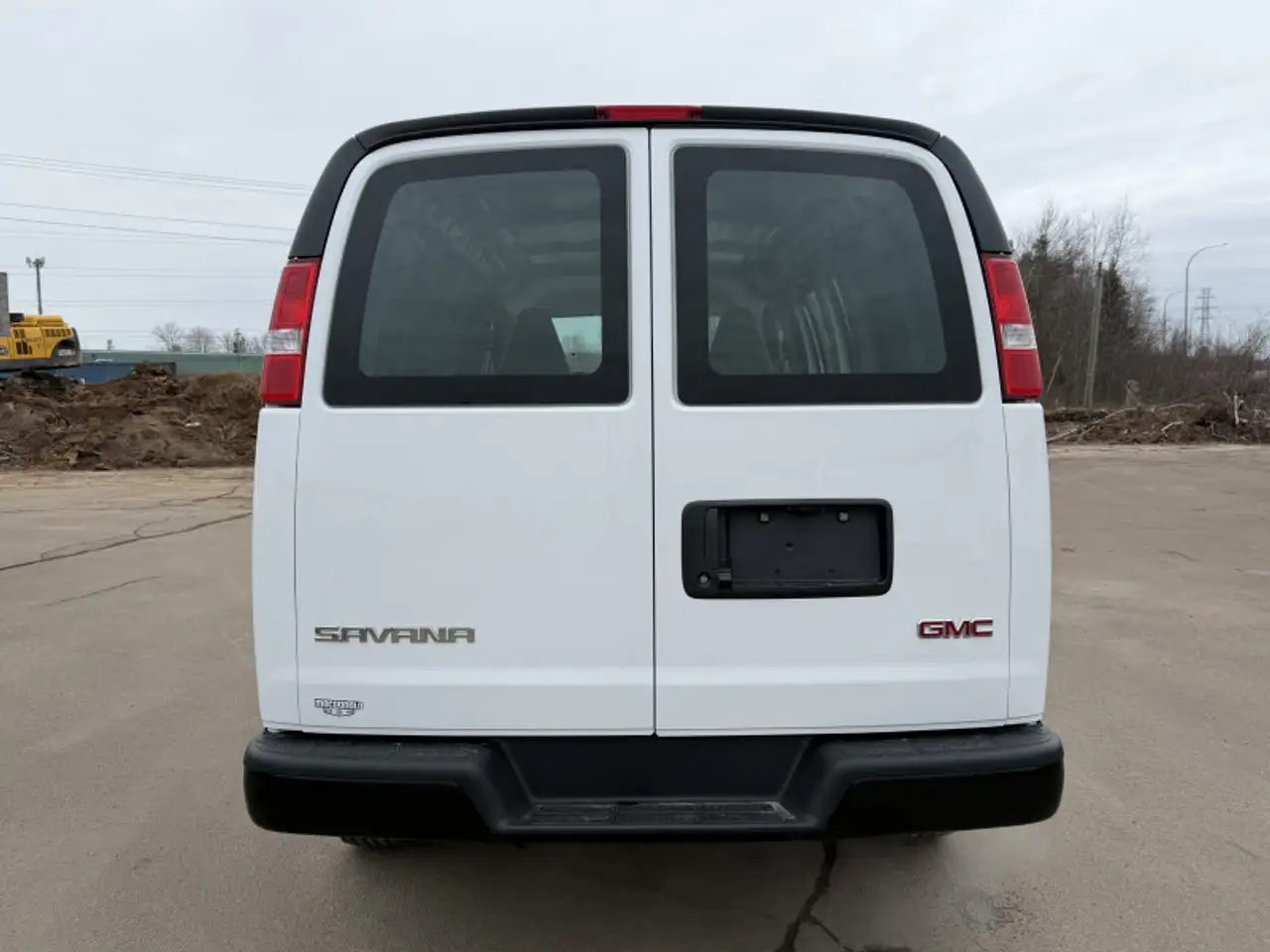 GMC Savana снимка GMC Savana