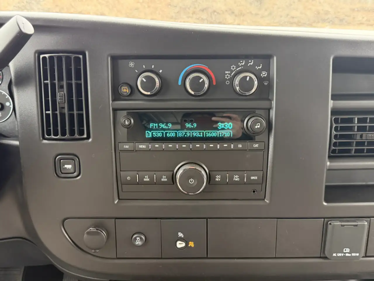 GMC Savana снимка GMC Savana