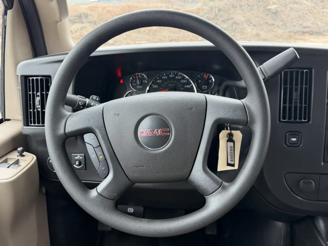 GMC Savana снимка GMC Savana