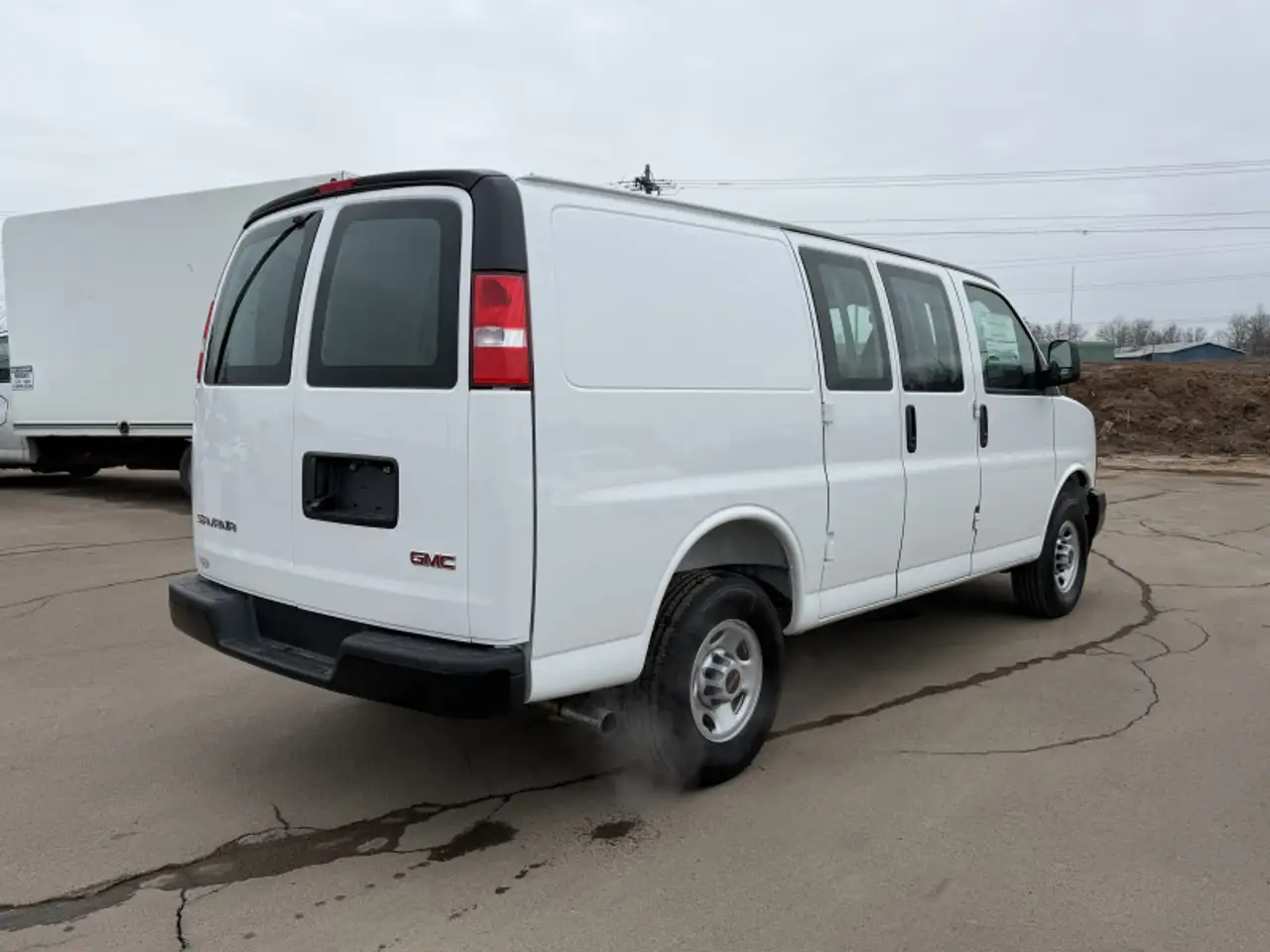 GMC Savana снимка GMC Savana