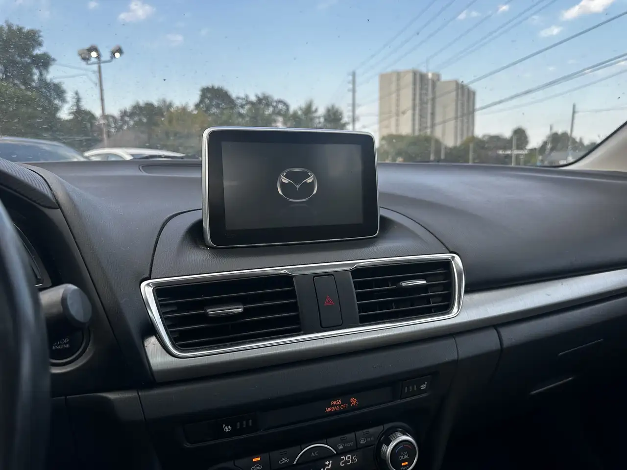 Mazda 3 снимка Mazda 3