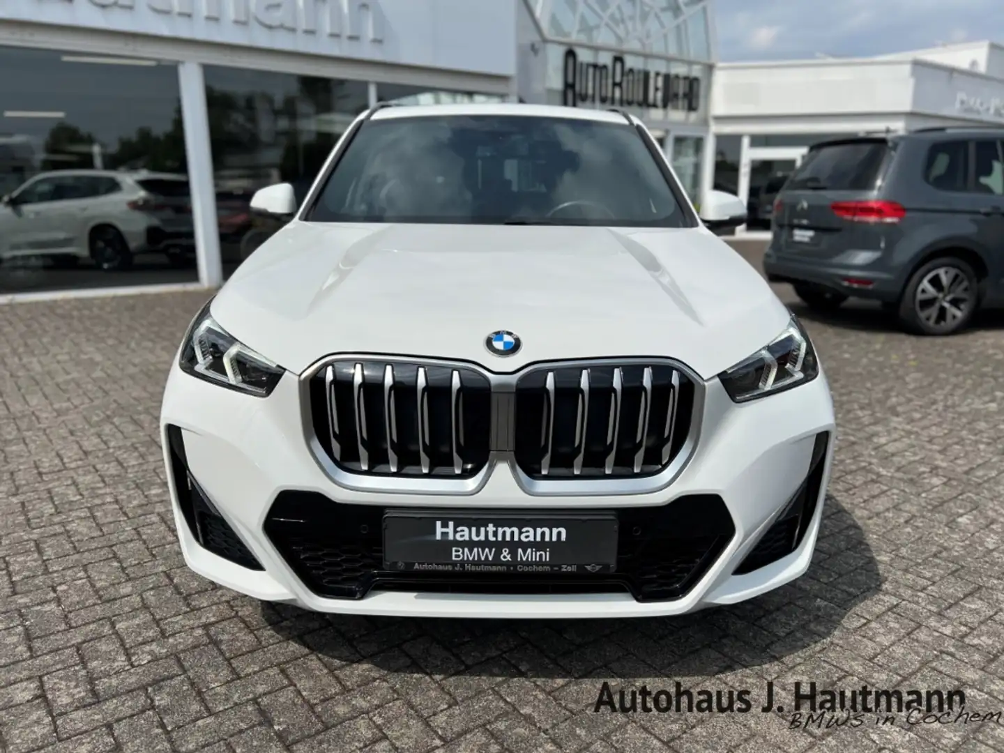 BMW X1 20 i sDrive M SPORT +1.HAND+AHK+ACC+PANO+H&K+ Weiß - 2