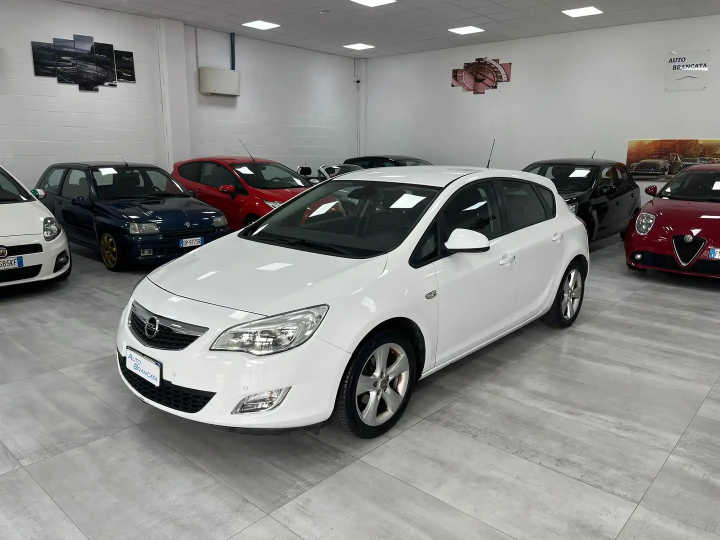 Opel Astra 5p 1.4 100cv Bianco - 1