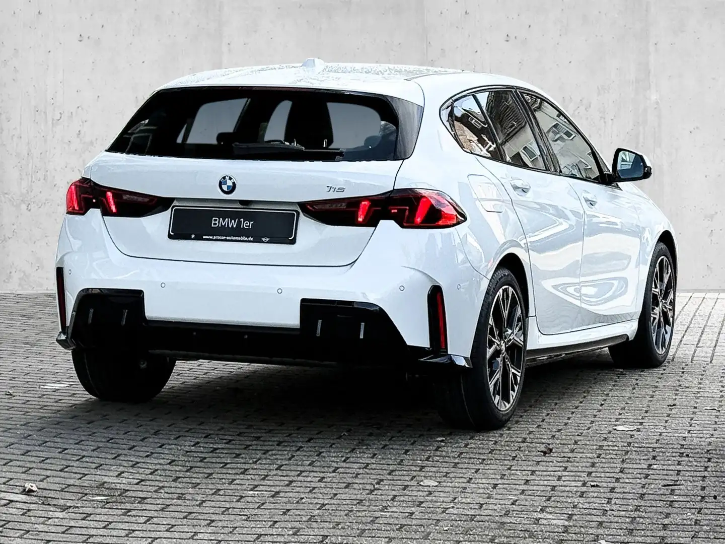 BMW 116 M Sportpaket * Sitzheizung * Navigationssystem * R Biały - 2