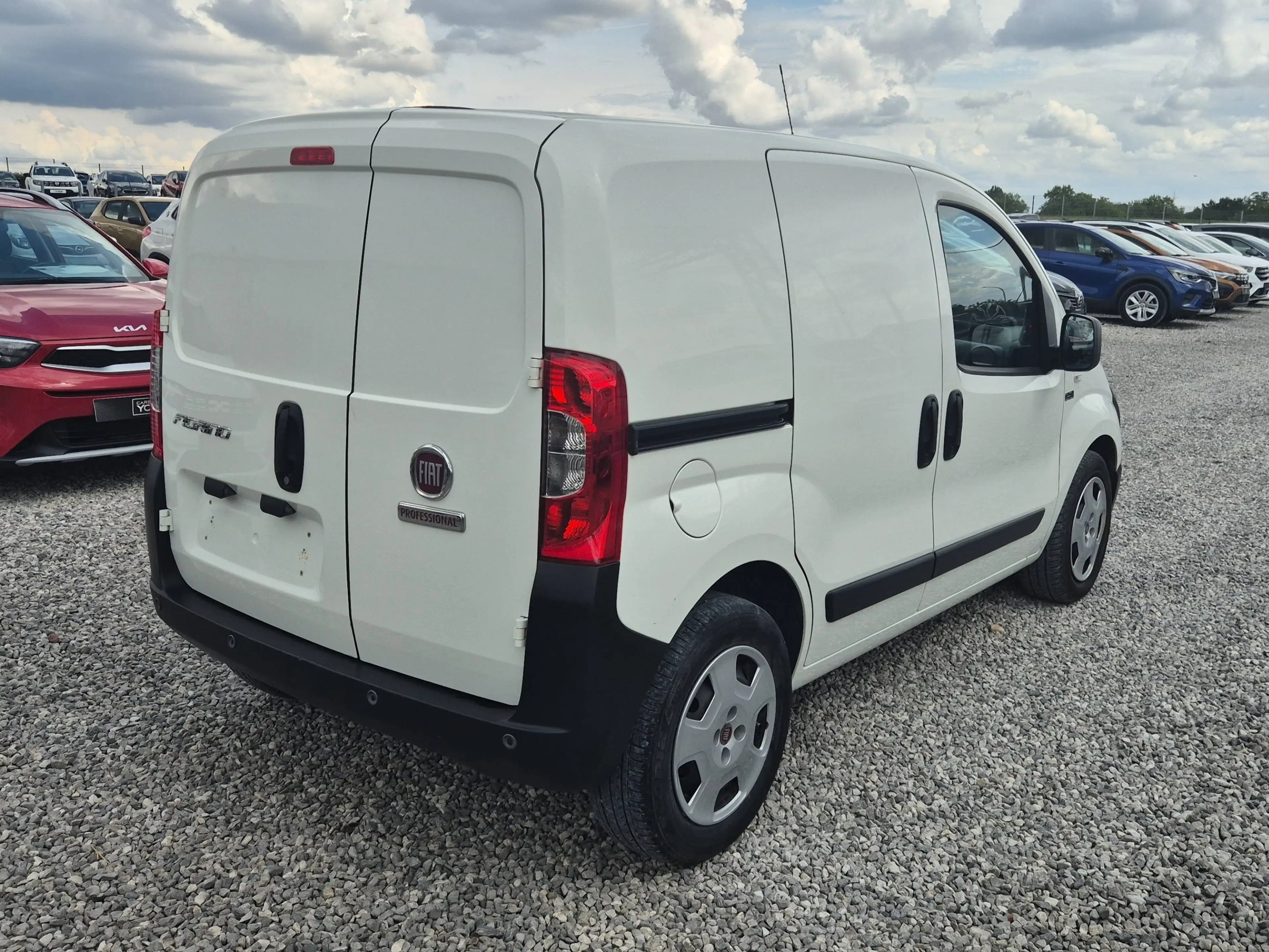 Fiat Fiorino FIORINO CARGO DIESEL - Fiorino 1.3 Multijet SX Ecojet (EU6d) — photo 4