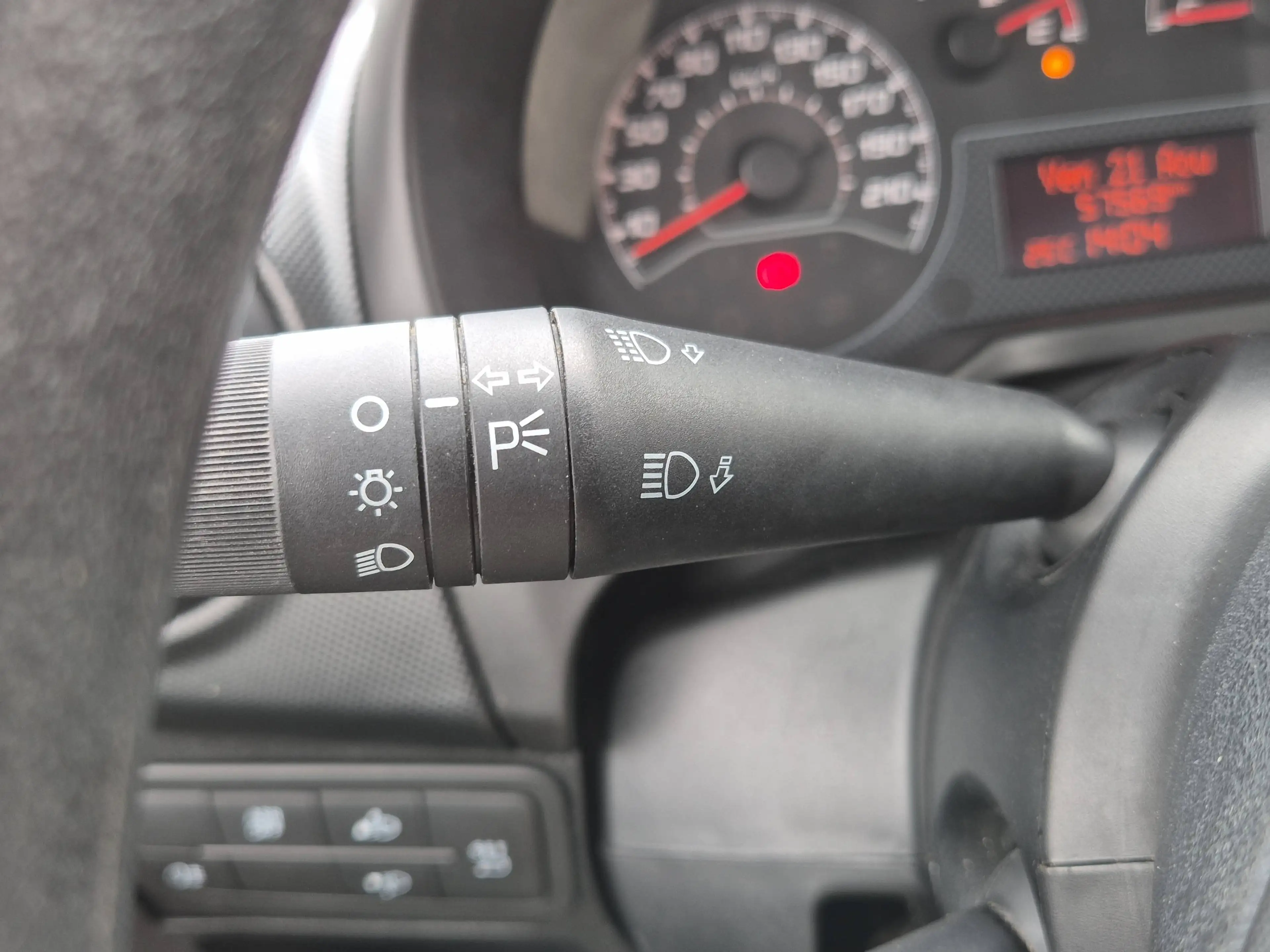 Fiat Fiorino FIORINO CARGO DIESEL - Fiorino 1.3 Multijet SX Ecojet (EU6d) — photo 9