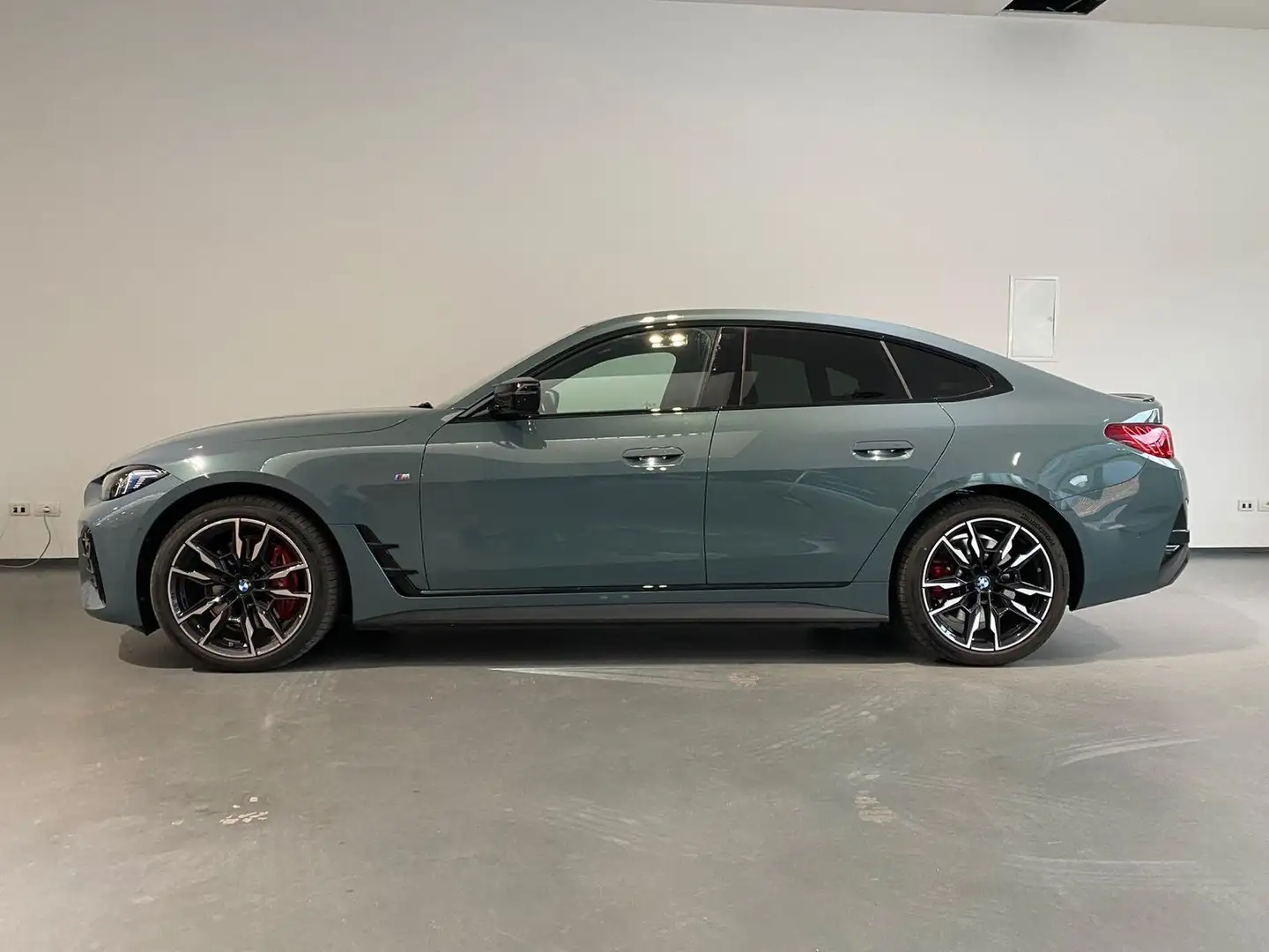 BMW i4 M60 xDrive M Sport Pro Verde - 2