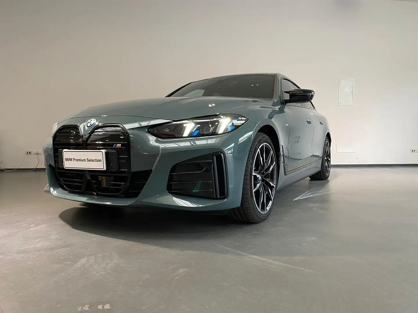 BMW i4 M60 xDrive M Sport Pro Verde - 1