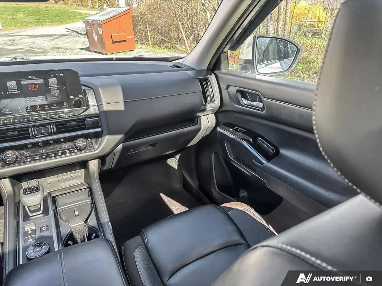 Nissan Pathfinder снимка Nissan Pathfinder