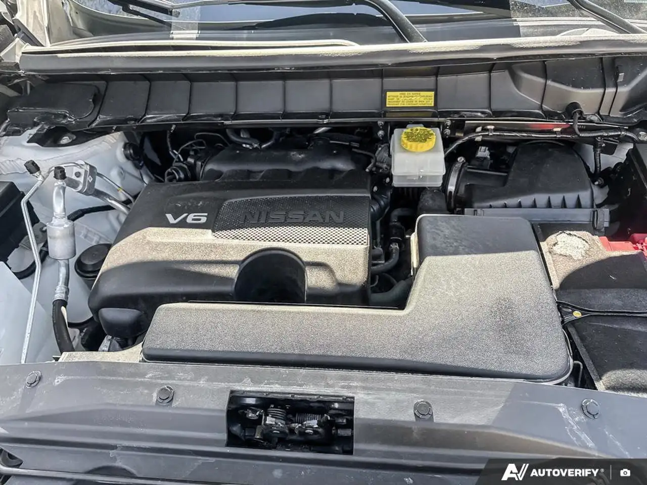 Nissan Pathfinder снимка Nissan Pathfinder