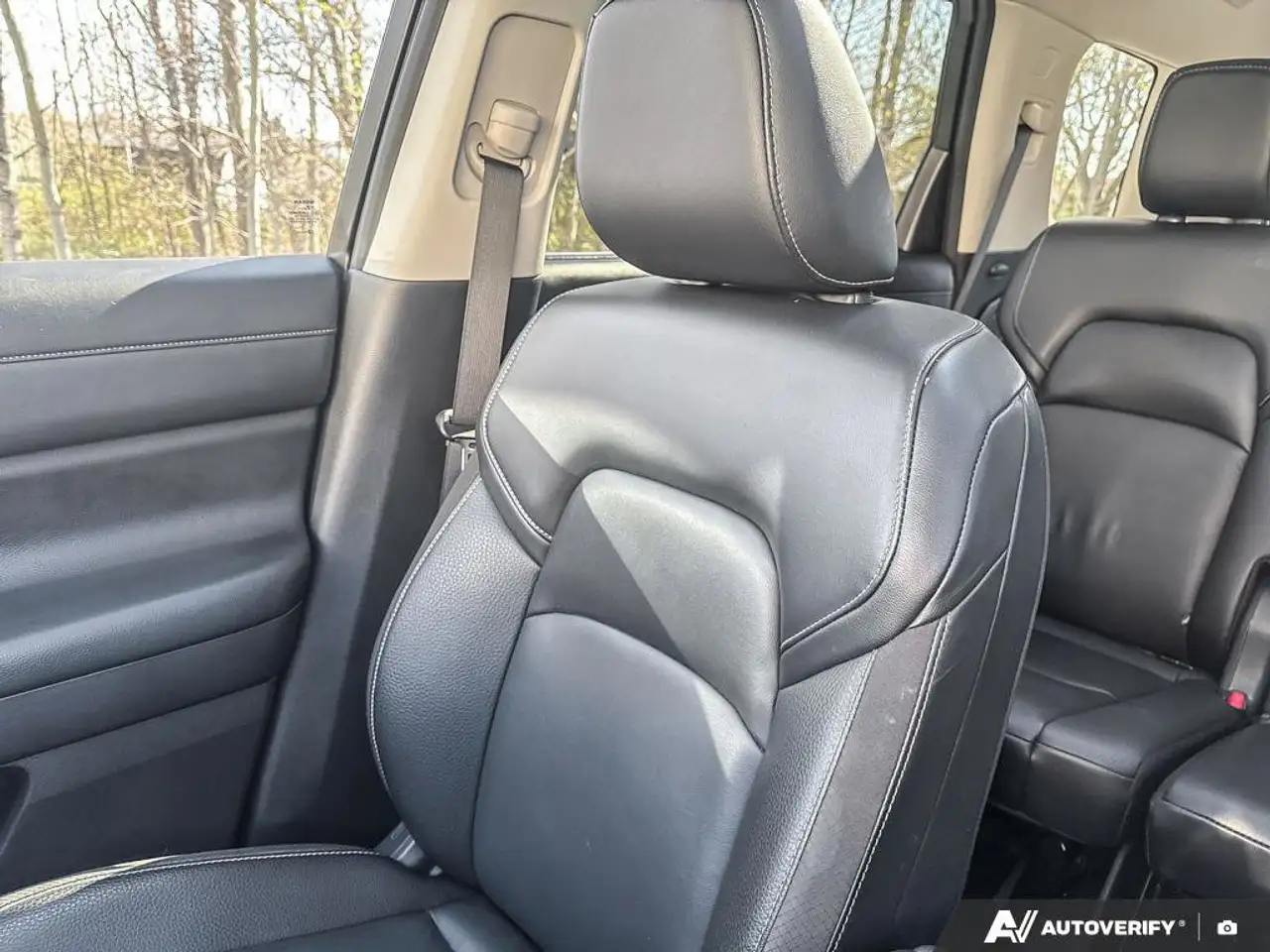 Nissan Pathfinder снимка Nissan Pathfinder