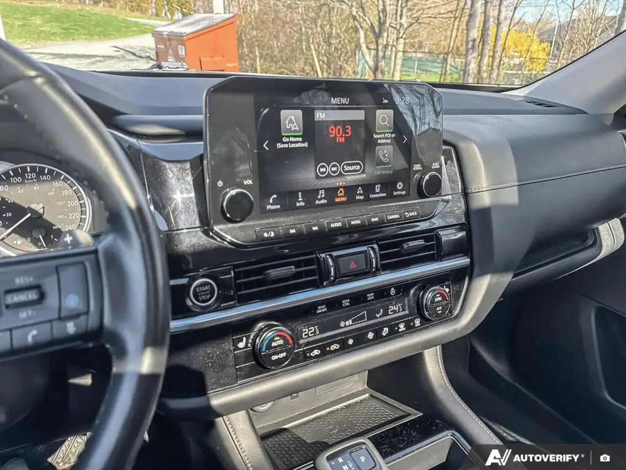 Nissan Pathfinder снимка Nissan Pathfinder