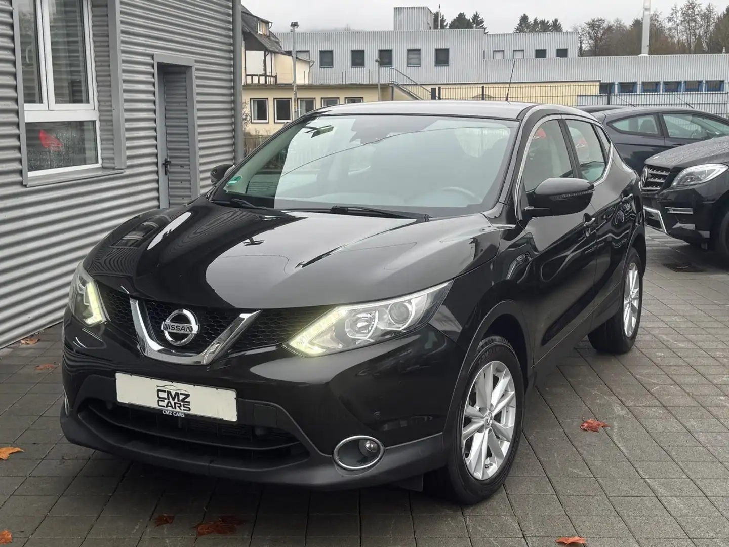 Nissan Qashqai Acenta / KAMERA/ SHZ / NAVI / 8 FACH Noir - 1