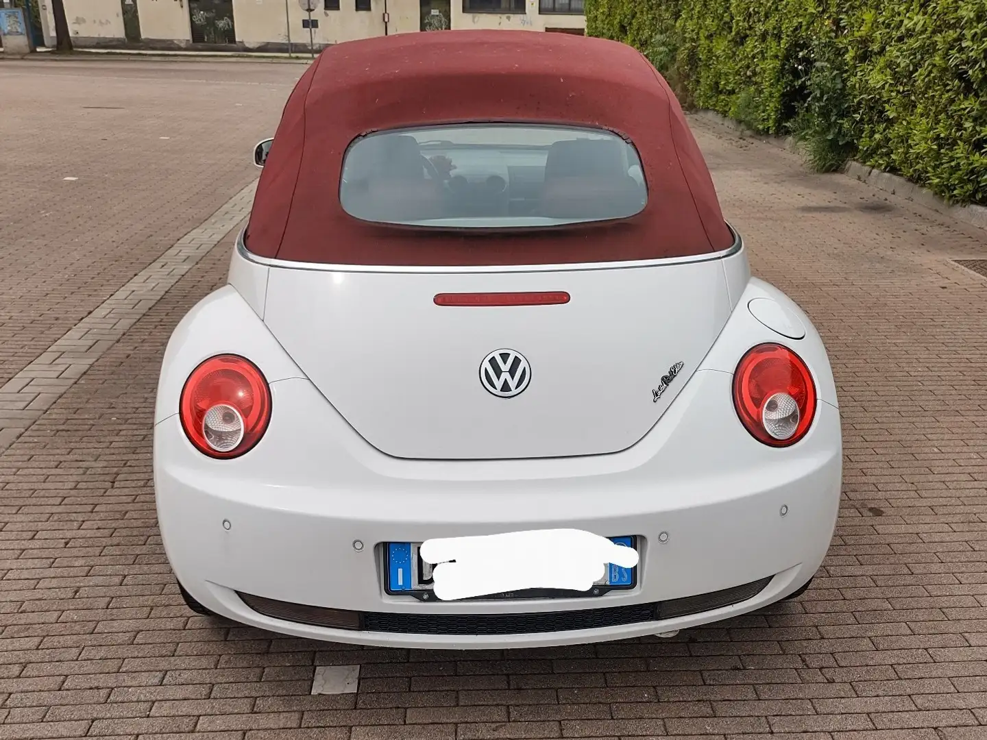 Volkswagen New Beetle Cabrio 1.9 tdi limited Red Edition Wit - 2