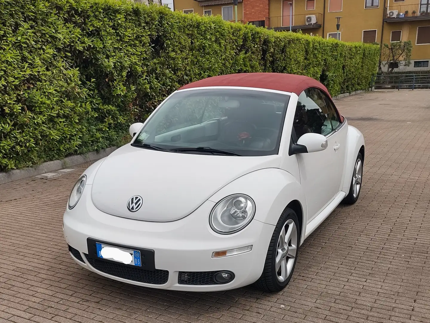 Volkswagen New Beetle Cabrio 1.9 tdi limited Red Edition Bianco - 1